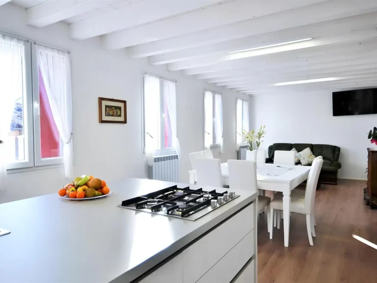 Interni luminosi appartamento Ginetta 8 La Corte di Marga Miane