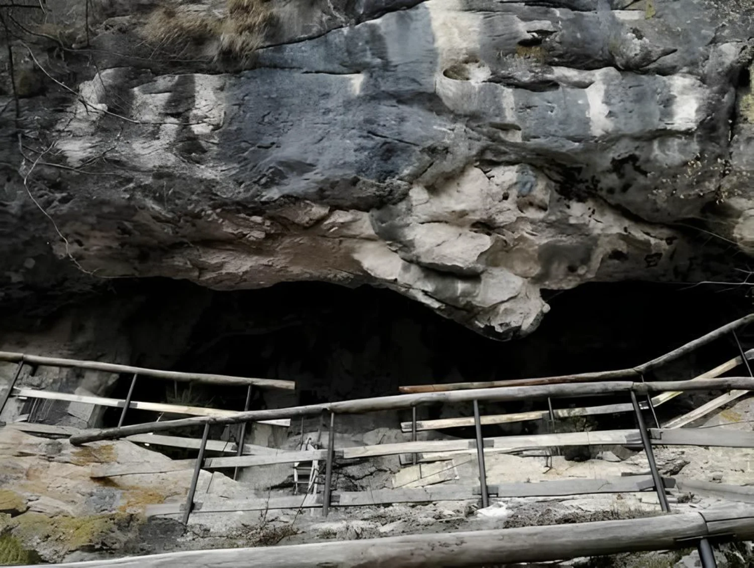 La Grotta del Landrel a Miane: il santuario nel bosco che non tutti conoscono